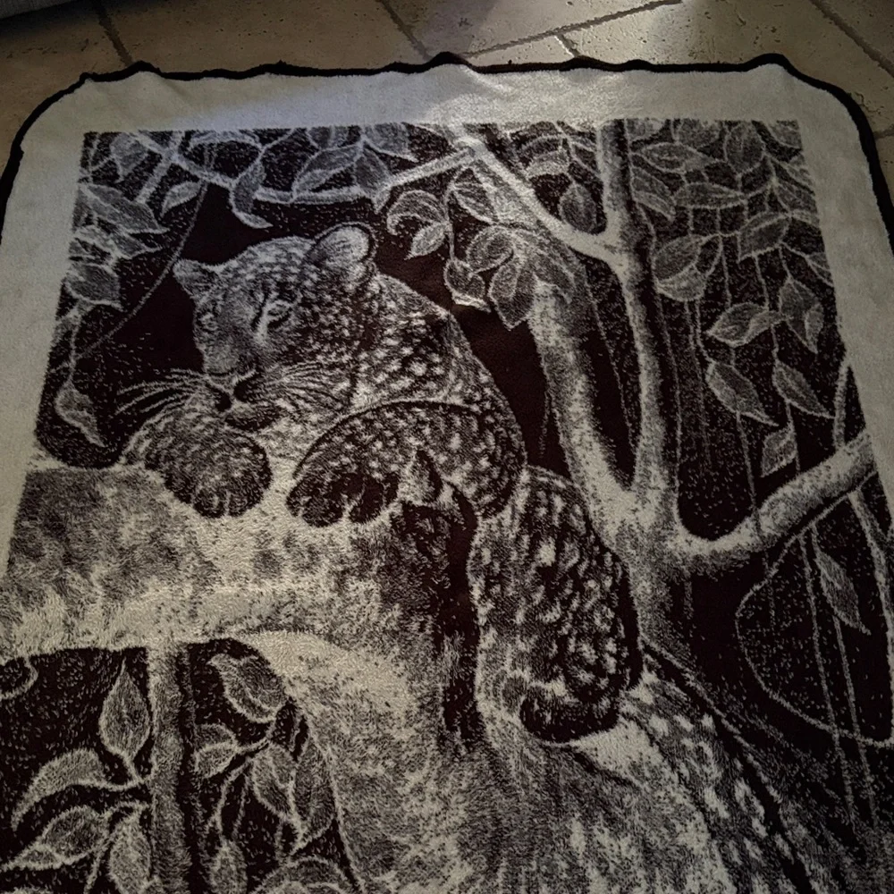Vintage San Marcos Leopard on Tree Blanket Gently Loved 87”x54” Reversible - Picture 2 of 13